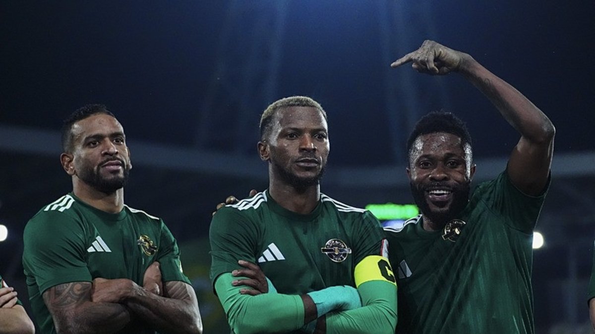 Esenler Erokspor sahasında Manisa FK'yı 3 golle geçti