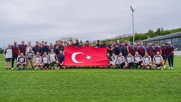 Şanlı Türk Bayrağı’nın altında