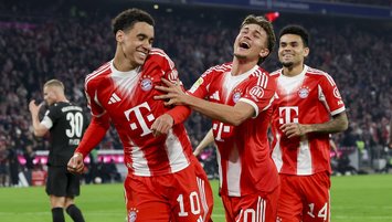 Bayern Münih 3 puanı 4 golle aldı!