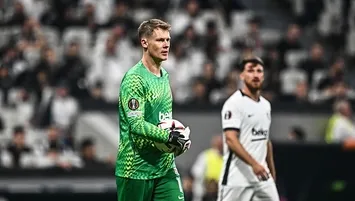 Uzaktan 4 gol yedi