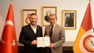 Teknik direktör Okan Buruk ve Futbol Direktör Yardımcısı Ayhan Akman Galatasaray kulübü üyesi oldu