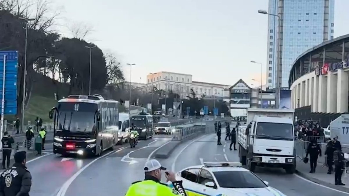 Beşiktaş kafilesi derbi için Dolmabahçe'ye geldi!
