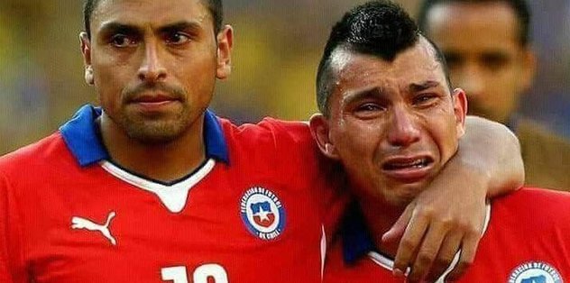Medel gözyaşlarını tutamadı