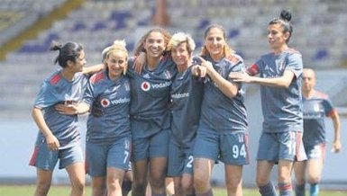 Kadınlar gol yağdırdı