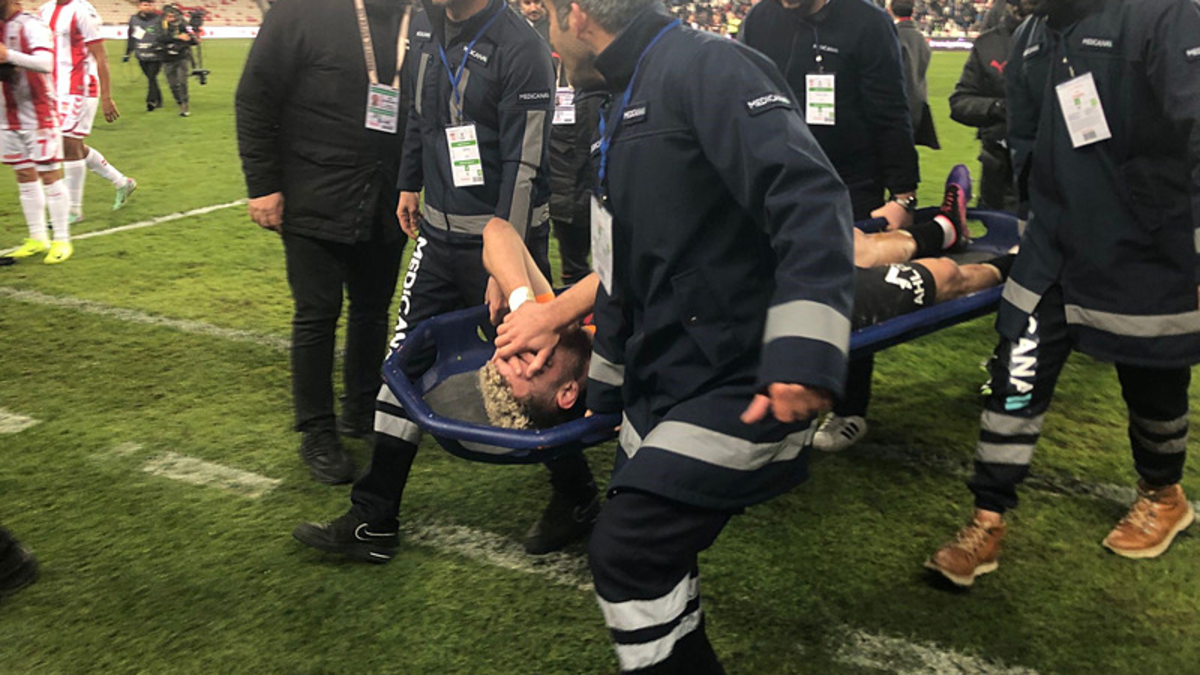 Hemen istifa etmeliler