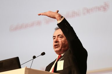 Galatasaray Başkanı Mustafa Cengiz’e kongre darbesi!