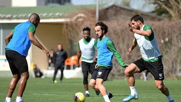 Denizlispor antrenmanında 4 eksik!