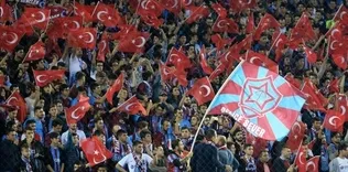 Maç sonunda gönderme: Bir masum mor menekşe