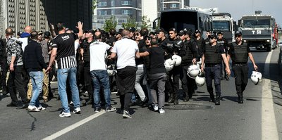 Galatasaray Beşiktaş maçı öncesi 4 taraftar gözaltına alındı