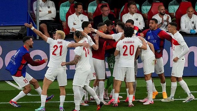 Spor yazarları Avusturya - Türkiye maçını değerlendirdi