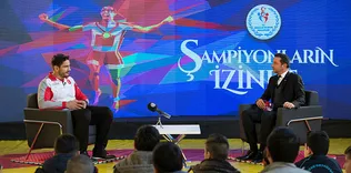 Taha Akgül genç sporcularla buluştu