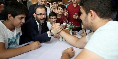 Bakan Mehmet Kasapoğlu’nun ‘Maça Götürme’ sözü gençleri sevindirdi