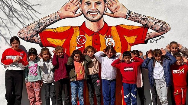 İcardi, Diyarbakırlı minikleri paylaştı