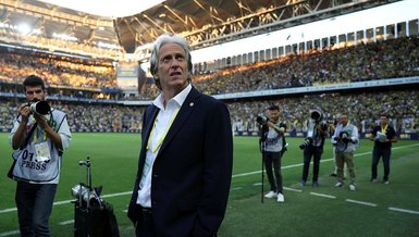Fenerbahçe'den golcü ve sol bek atağı!