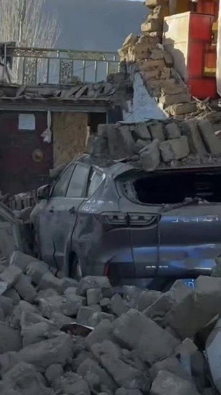 tibette-deprem-cok-sayida-olu-ve-yarali-var-tibet-nerede-1736230682801.jpeg