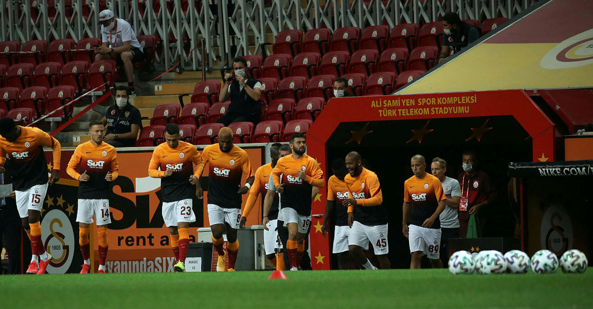 Beşiktaş'ta 2 futbolcu Galatasaray derbisinde yok, 2 isim dönüyor - Son  Dakika Spor Haberleri