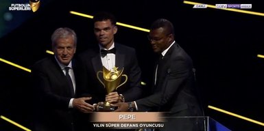 ’Futbolun Süperleri’ ödüllerini aldı!
