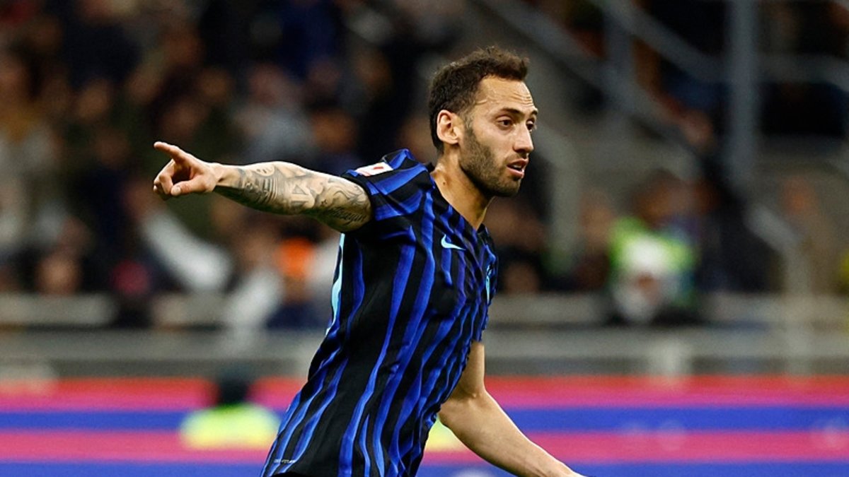 Hakan Çalhanoğlu'ndan Galatasaray'ı yıkan haber! Bunu kimse beklemiyordu