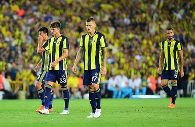 İşte yeni Fenerbahçe! Cocu bir isim hariç kadroyu belirledi
