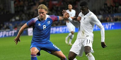 Fransa, İzlanda ile 2-2 berabere kaldı.