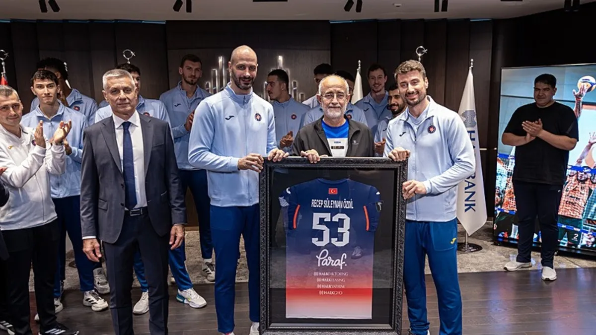 Halkbank, Yeni Bir Döneme Hazır Halka Çıkiyor: Hedefler ve Vizyon Ortaklaşıldı