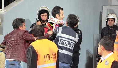 Göztepe - Beşiktaş maçında tek tek gözaltı yaptırdı
