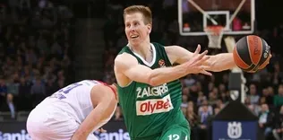 Anadolu Efes, Brock Motum’u transfer etti