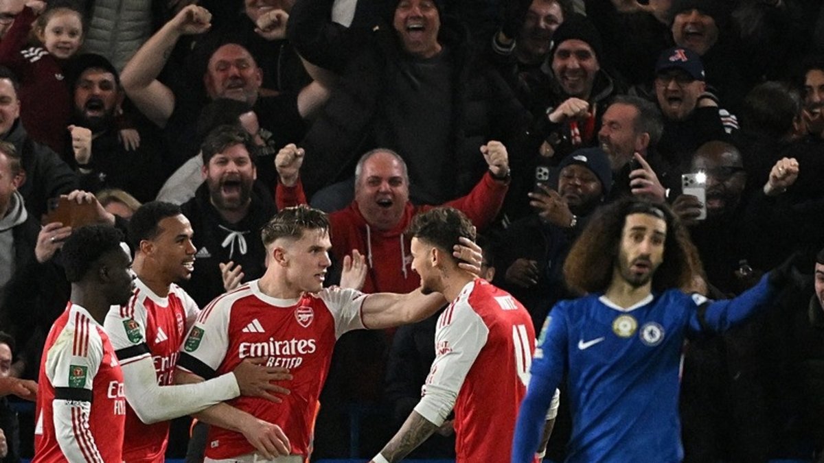 Gol düellosunda Arsenal Chelsea'yi devirdi!