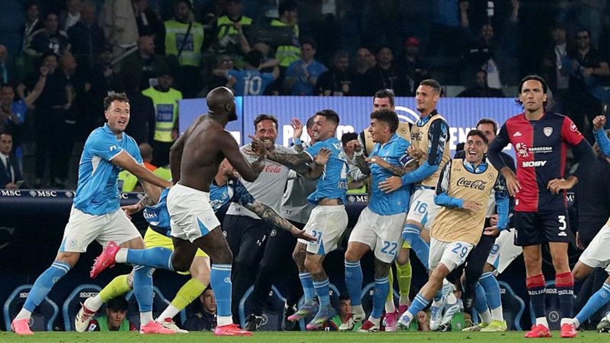 Napoli 2-0 Cagliari (MAÇ SONUCU ÖZET) İtalya Serie A şampiyonu Napoli! Napoli 2-0 Cagliari (MAÇ SONUCU ÖZET) İtalya Serie A şampiyonu Napoli!
