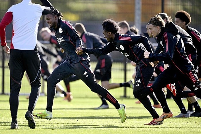 ajax-galatasaray-muhtemel-11ler-ajax-galatasaray-maci-ne-zaman-saat-kacta-hangi-kanalda-canli-yayinlanacak-1762318602107.jpeg Ajax, Galatasaray maçına hazırlandı