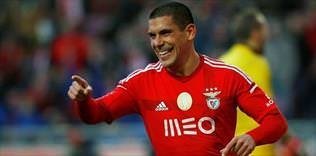 Maxi Pereira imzaya kaldı