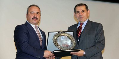 Başkan Özbek'e onur ödülü