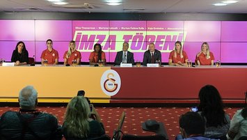 G.Saray’da imza şov