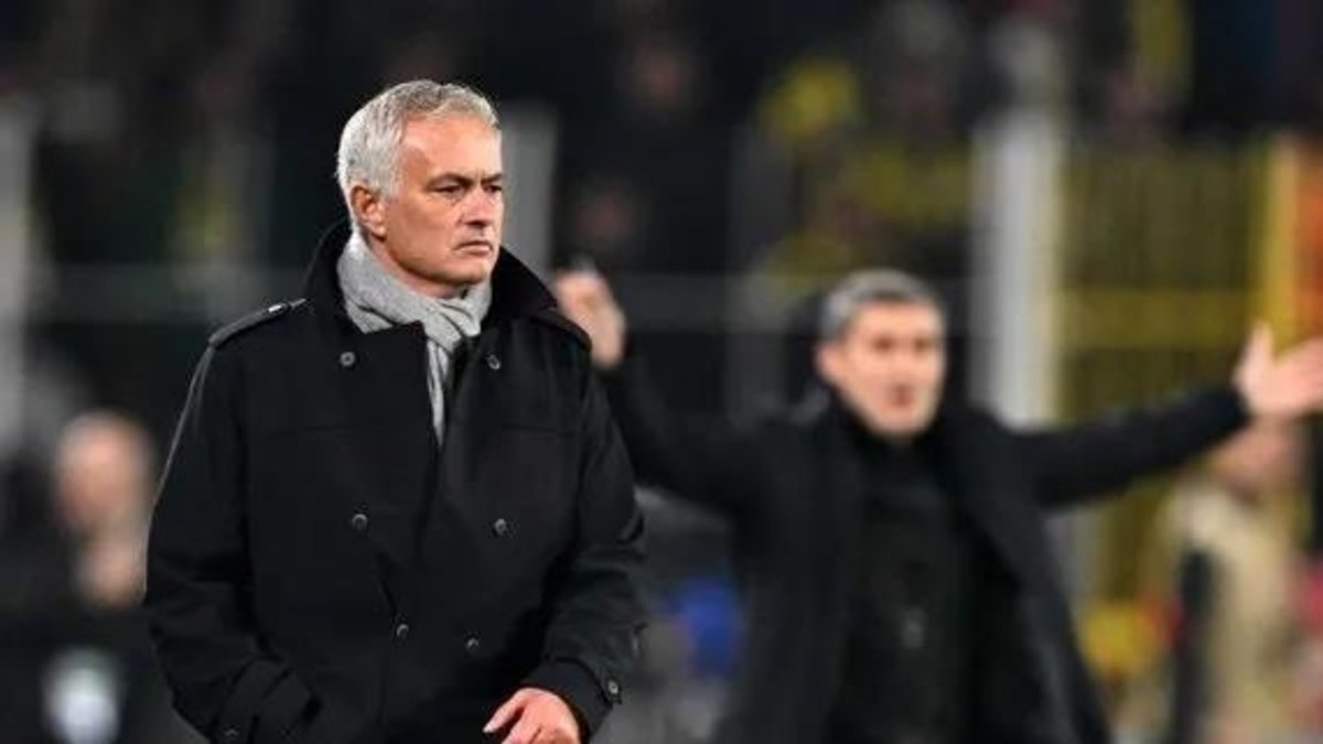 F.Bahçe'den stoper ve sol bek bombası!