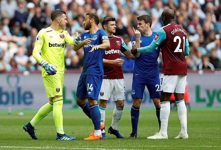 cenk tosun protestosu