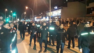 Bursaspor taraftarından yönetime protesto! Tesislerde ortalık karıştı