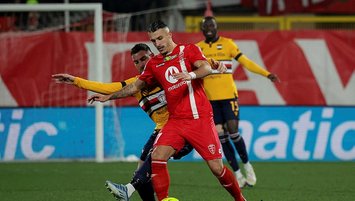 Monza 1 puanı son dakikada kurtardı!