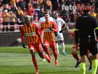 Kayserispor-Antalyaspor maçından dikkat çeken kareler...