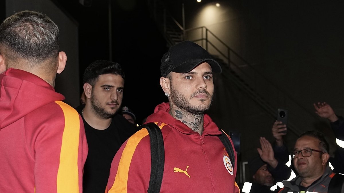 Galatasaray kafilesi Antalya'ya geldi