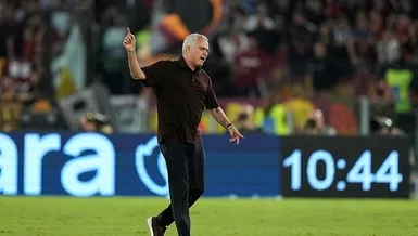 Manchester United'ı bekliyor