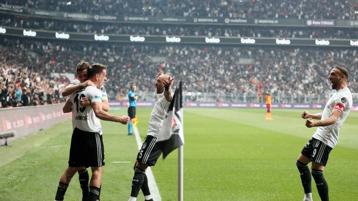 TRANSFER HABERLERİ | Amir Hadziahmetovic Beşiktaş'a geri döndü! TRANSFER HABERLERİ | Amir Hadziahmetovic Beşiktaş'a geri döndü!