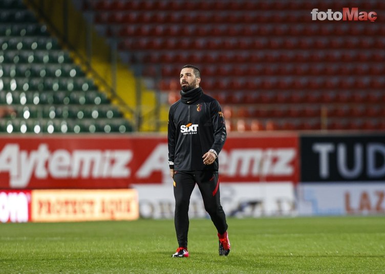Galatasaray'da Arda Turan'dan flaş hamleler! Mostafa Mohamed ve prim kararı