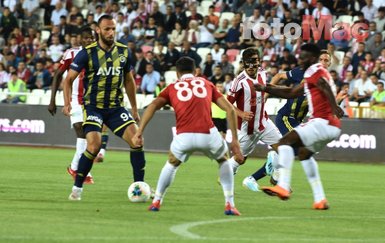 Sivasspor - Fenerbahçe maçından kareler