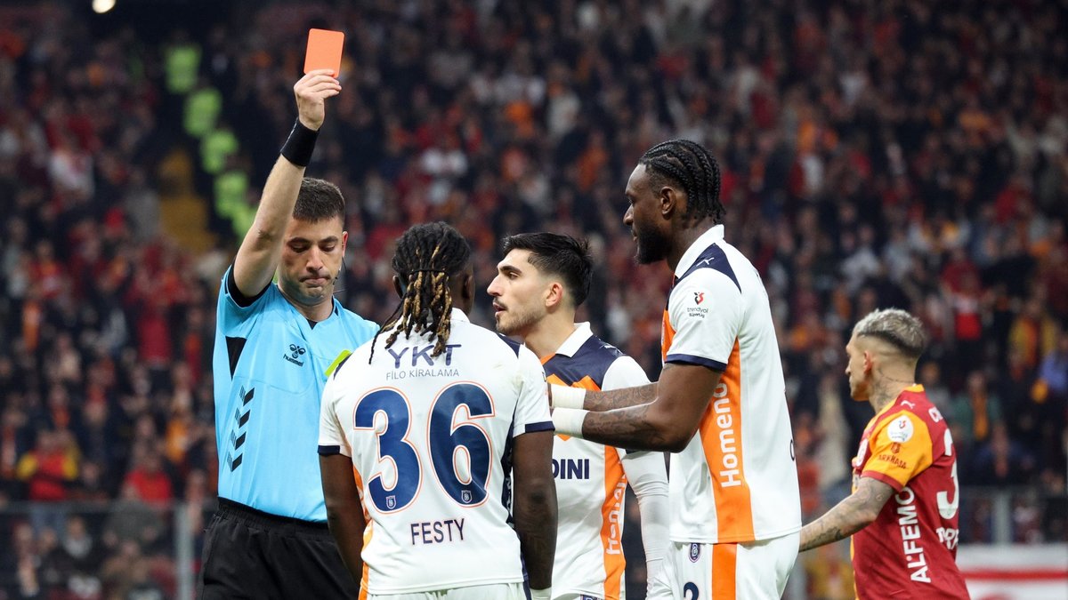 Galatasaray'ın RAMS Başakşehir Zaferi: Hakem Fırat Aydınus Ne Dedi? - Görsel 1