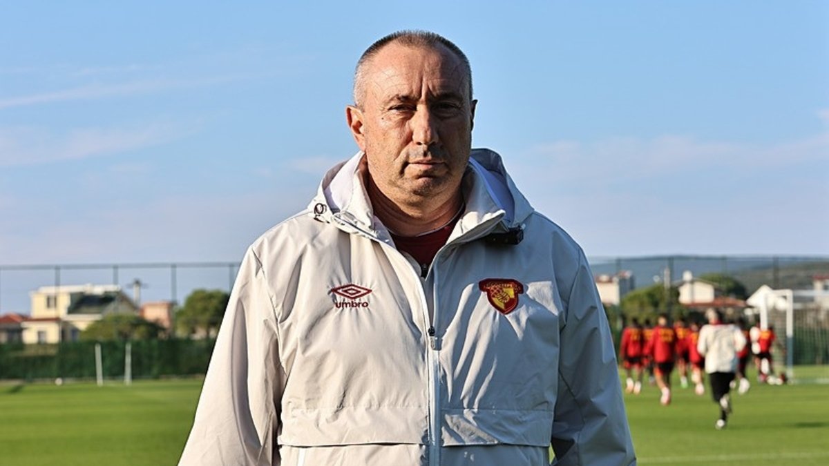 Stanimir Stoilov: Bu şekilde çalışırsak Avrupa'ya gidebiliriz Stanimir Stoilov: Bu şekilde çalışırsak Avrupa'ya gidebiliriz