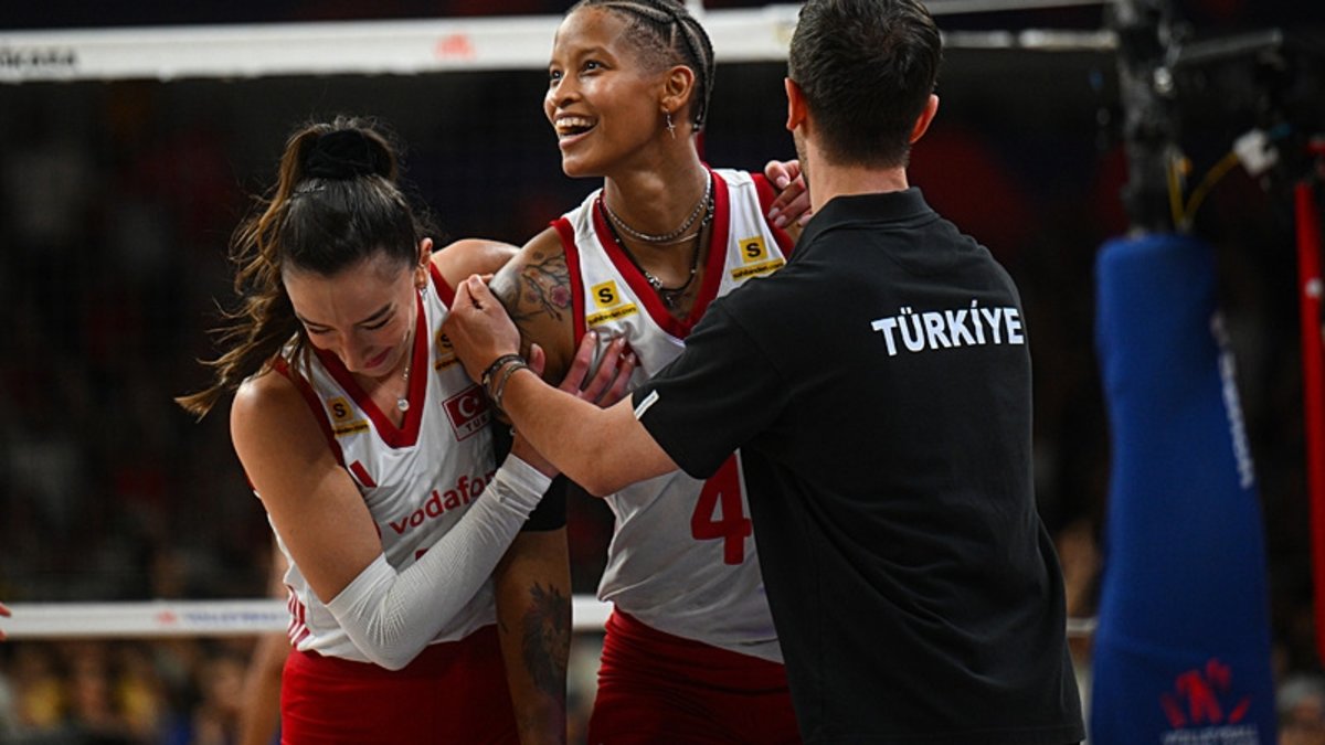 A Milli Kadın Voleybol Takımımız Milletler Ligi'nde Çin'i yendi!