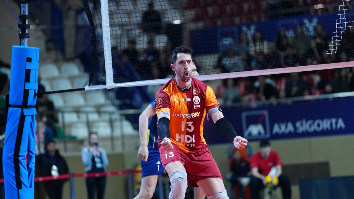 Galatasaray HDI Sigorta, Fenerbahçe Medicana'yı 3-1 yenerek finale yükseldi.