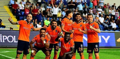 Medipol Başakşehir'den Antalyaspor'a 4 gol!