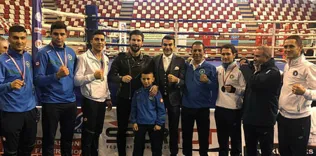 Büyükşehirli boksörlerden 4 madalya