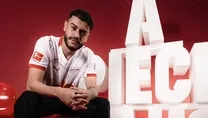 Romulo’dan rekor imza
